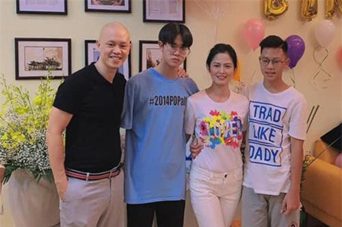 Cô Hạnh bán hoa 'Về nhà đi con' lần đầu khoe ảnh bên chồng cũ, vui vẻ tái ngộ sau ly hôn