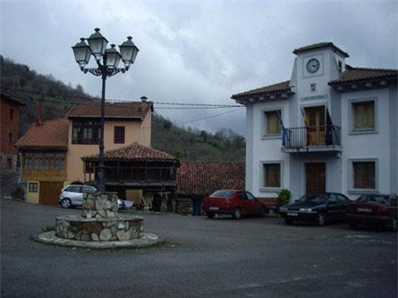 Cuộc sống ở ngôi làng hẻo lánh có chó sói nhiều hơn trẻ nhỏ