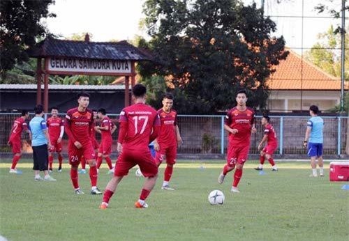 ĐT Việt Nam gặp khó khăn đầu tiên ở Indonesia