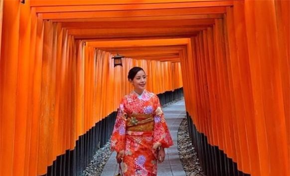 Đến Nhật Bản giữa siêu bão Hagibis, Chi Pu vẫn có một loạt ảnh check in sống ảo đẹp ngỡ ngàng thế này, quả là trình độ chuyên nghiệp có khác