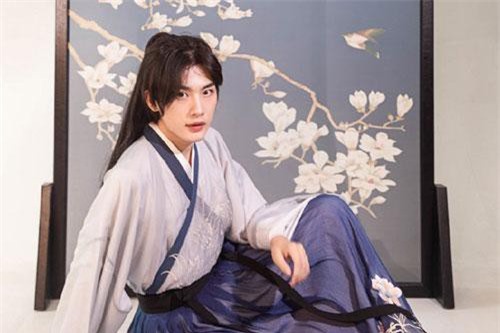 Hậu trường Hữu Phỉ náo loạn vì diễn viên đóng thế điển trai át cả vía Vương Nhất Bác