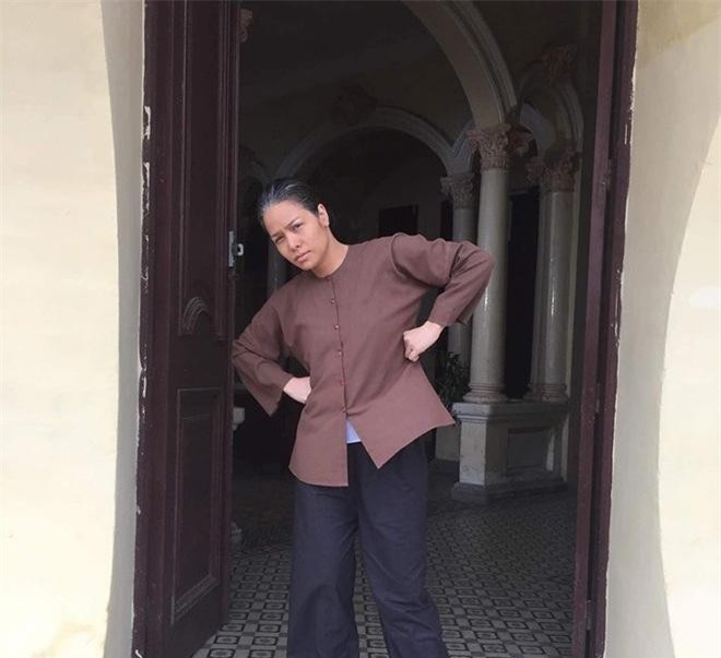 Hậu trường siêu nhí nhảnh của Nhật Kim Anh (Tiếng Sét Trong Mưa): Còn đâu Thị Bình Yamaha già nua khổ sở nữa?