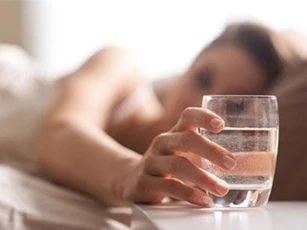 Ngủ dậy chớ dại gì uống loại nước này, 1 ngụm thôi cũng hại hơn cả thuốc độc