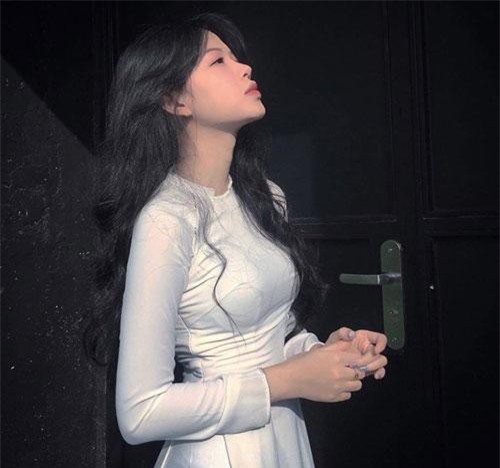 Nữ sinh biến áo dài thành áo bà ba, CĐM thích thú vì trang phục ngày thường vẫn chất ngất