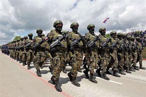 Quân phục quốc gia nào thiết kế đẹp, 'hầm hố' nhất thế giới?