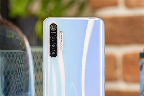 Smartphone 4 camera sau, chip S730G, RAM 6 GB, giá hơn 5 triệu tại Việt Nam