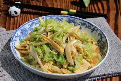 Cho thứ này vào xào cùng bắp cải, không cần thịt vẫn ngọt thơm đậm vị, ai ăn cũng mê