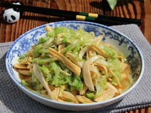 Cho thứ này vào xào cùng bắp cải, không cần thịt vẫn ngọt thơm đậm vị, ai ăn cũng mê