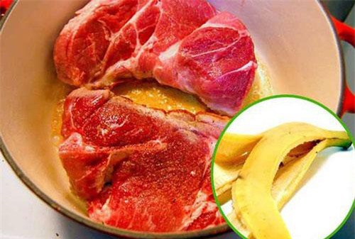 Dùng vỏ chuối nướng thịt theo cách này, đảm bảo thịt không bị khô dai lại thơm ngon hơn cả ngoài hàng