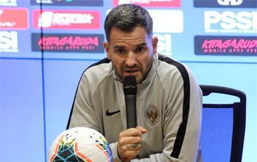 HLV Indonesia lớn tiếng 'hăm dọa' ĐT Việt Nam