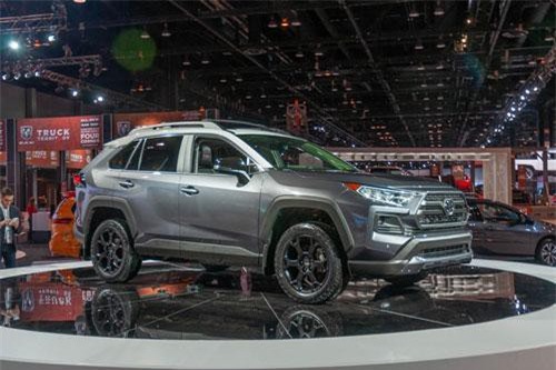 Hé lộ giá bán xe SUV địa hình của Toyota