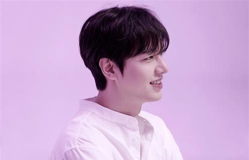 Lee Min Ho lại khiến 'tập đoàn' fan girl châu Á mê điên đảo với loạt ảnh soái ca sơ mi trắng đẹp xuất thần