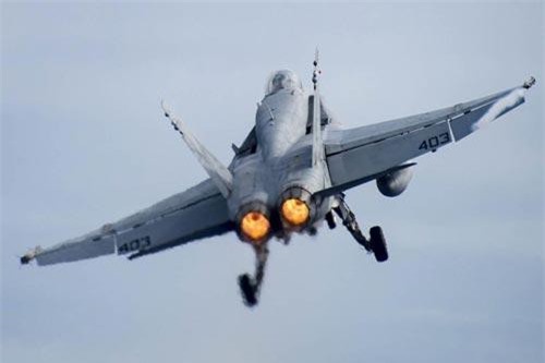 Nỗi 'thèm khát' của các nước F/A-18C đã bị Mỹ loại biên