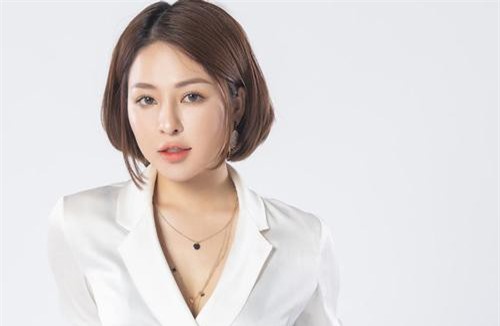 Sau chuỗi ngày scandal triền miên, hot girl Trâm Anh đang tìm một chỗ dựa để không phải gồng mình với cả thế gian