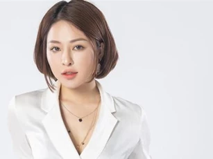 Sau chuỗi ngày scandal triền miên, hot girl Trâm Anh đang tìm một chỗ dựa để không phải gồng mình với cả thế gian