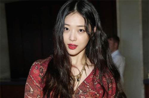 Sulli từng cố gắng tự tử vào năm 2016?