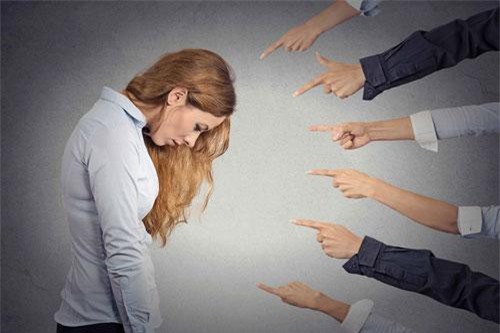 Cổ nhân dạy: Sống ở đời chưa đủ 100 năm chớ tùy tiện phát xét người khác