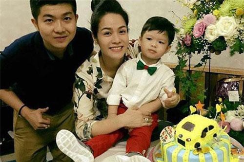 &#x110;&#x1B0;&#x1EDD;ng t&#xEC;nh c&#x1EE7;a d&#xE0;n m&#x1EF9; nh&#xE2;n phim &#x27;Ti&#x1EBF;ng s&#xE9;t trong m&#x1B0;a&#x27;