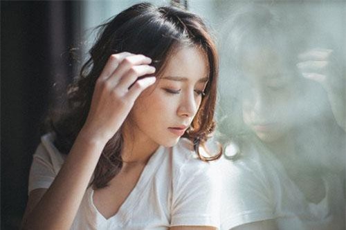 Phụ nữ khôn ngoan và phụ nữ nông cạn chỉ khác nhau ở những điểm sau