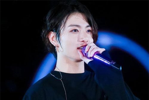 Tóc đẹp đến mức được tôn làm 'kỳ quan thứ 8', đây là nam idol cực hiếm đứng giữa khái niệm xinh và đẹp trai