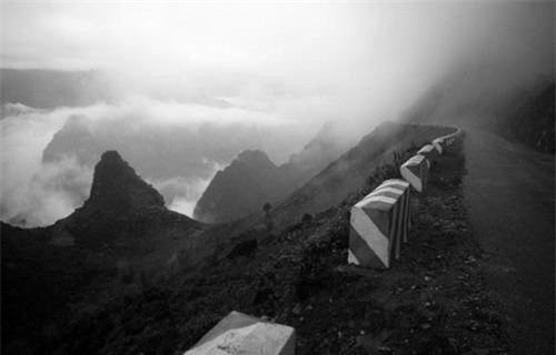 B&#xED; &#x1EA9;n 10 c&#x1ED7; quan t&#xE0;i tr&#xEA;n &#x111;&#x1EC9;nh M&#xE3; P&#xEC; L&#xE8;ng huy&#x1EC1;n tho&#x1EA1;i