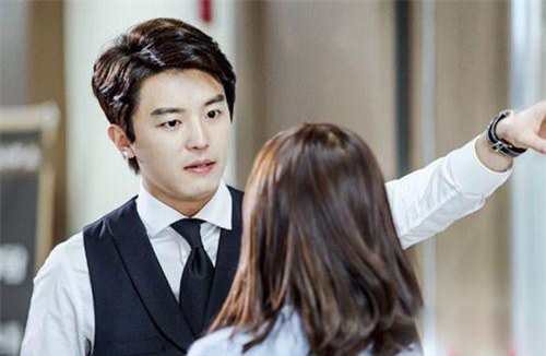 Đêm tân hôn chồng hạnh phúc vì vợ còn 'zin', nhưng sau 1 năm, từ tờ giấy kết quả khám bệnh mà anh ta tát vợ nảy lửa do 'dám giữ mình'