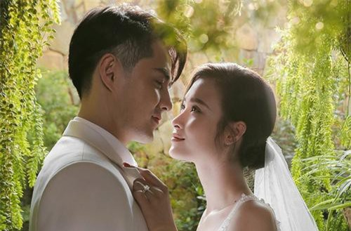 HOT: Đông Nhi - Ông Cao Thắng tung trọn bộ ảnh cưới đẹp long lanh ấn định ngày 9/11 chính thức về chung một nhà