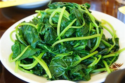 Mẹo luộc rau nào cũng xanh mướt, giòn ngon