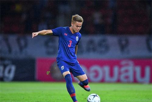 Sao Thái Lan cố tình 'lách luật' để được đối đầu với ĐT Việt Nam