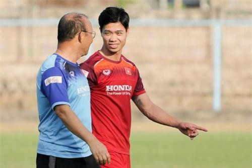 'Sốc' với lý do HLV Park Hang Seo 'trảm' Công Phượng