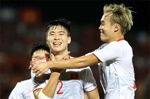 Cựu tuyển thủ Quốc Vượng: 'Bóng đá Việt Nam đang trên đỉnh Đông Nam Á'