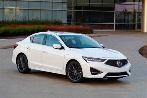 Đối thủ của Toyota Camry chốt giá 601 triệu đồng