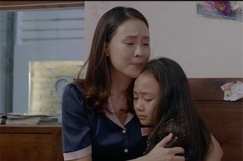 Hồng Diễm nói về kết phim 'Hoa hồng trên ngực trái', Khuê sẽ về với Thái?