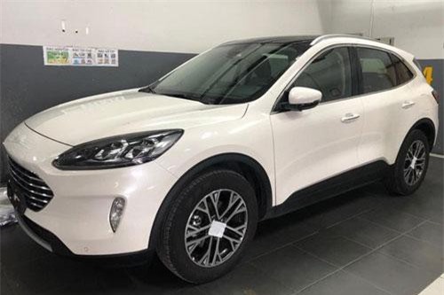 Chi tiết Ford Escape 2020 tại đại lý, sắp đến tay khách hàng