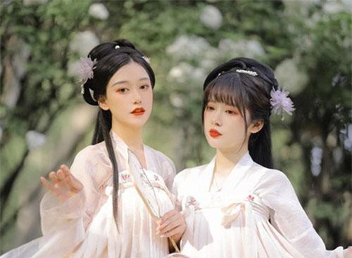 Chiêu 'dùng mỹ nữ chống rét' của các hoàng thân quốc thích thời xưa