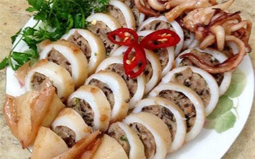 Clip: Bí quyết làm mực nhồi thịt rim nước dừa cực thơm ngon