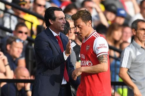 HLV Emery 'chốt hạ' tương lai của Ozil ở Arsenal