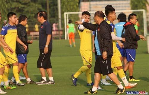 HLV Park lên kế hoạch 3 tuần mưu sự đấu UAE và Thái Lan
