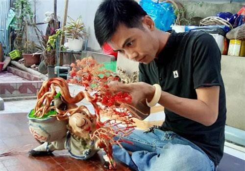 'Hot boy' An Giang 'hô biến' sợi dây đồng thành cây bonsai dáng lạ