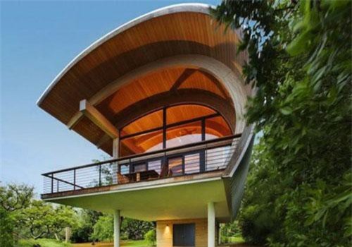 Ngôi nhà lơ lửng giữa rừng cây có view nhìn ra hồ tuyệt đẹp