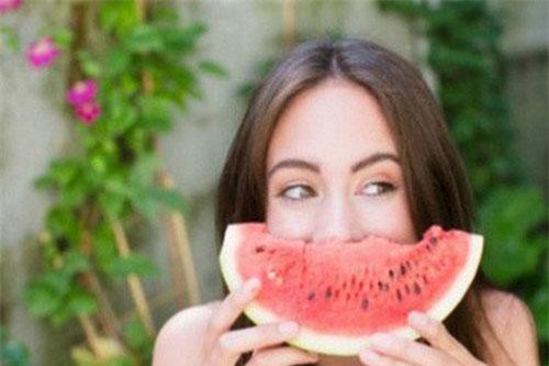 Tính mạng nguy hiểm nếu cứ làm thế này trước khi ăn cơm