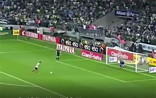 CLIP: Top 20 bàn thắng may mắn nhất trong lịch sử bóng đá