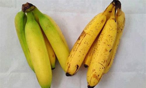Người bán hoa quả không bao giờ tiết lộ: Cách lướt qua biết ngay chuối chín tự nhiên hay ngâm hóa chất