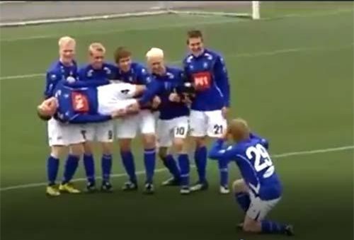 CLIP: Những pha ăn mừng bàn thắng 'bá đạo' nhất thế giới