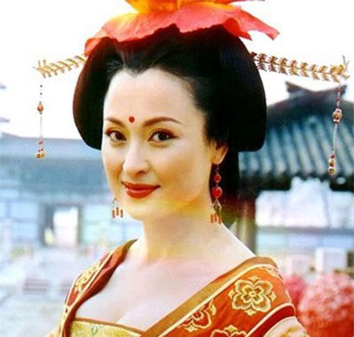 Dương Quý Phi đã làm gì để 'bức' vòng 1 căng tràn, mê hoặc quân vương