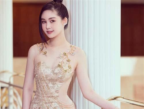 Hoa hậu Đại Dương: 'Tôi phải thuyết phục lắm bố mẹ mới cho mặc táo bạo thế này'