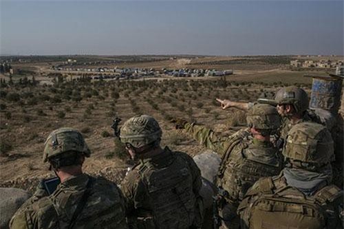 Mỹ tái bố trí quân từ Syria tới Iraq