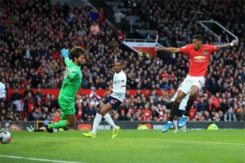 Rashford nổ súng, MU chấm dứt mạch toàn thắng của Liverpool