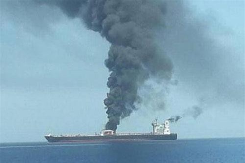 Saudi phủ nhận cáo buộc tên lửa 'gãi ngứa' tàu dầu Iran