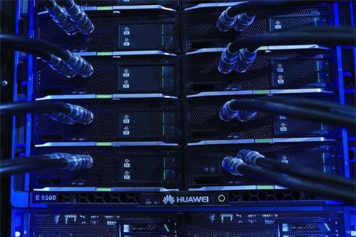 'Vũ khí' bí mật của Huawei trong cuộc chiến đáp trả lệnh cấm của Mỹ